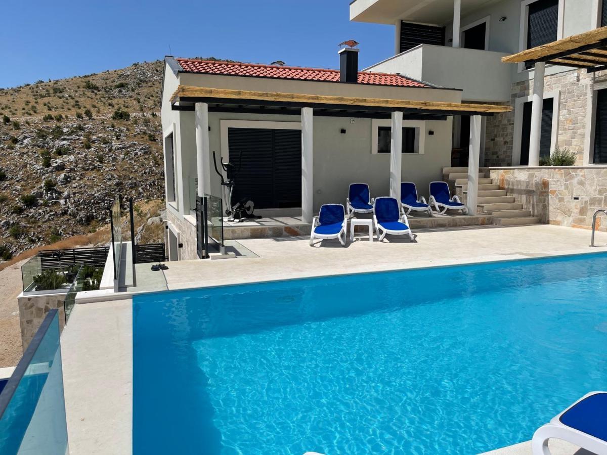 Bellavista Villa Ivanica Екстериор снимка