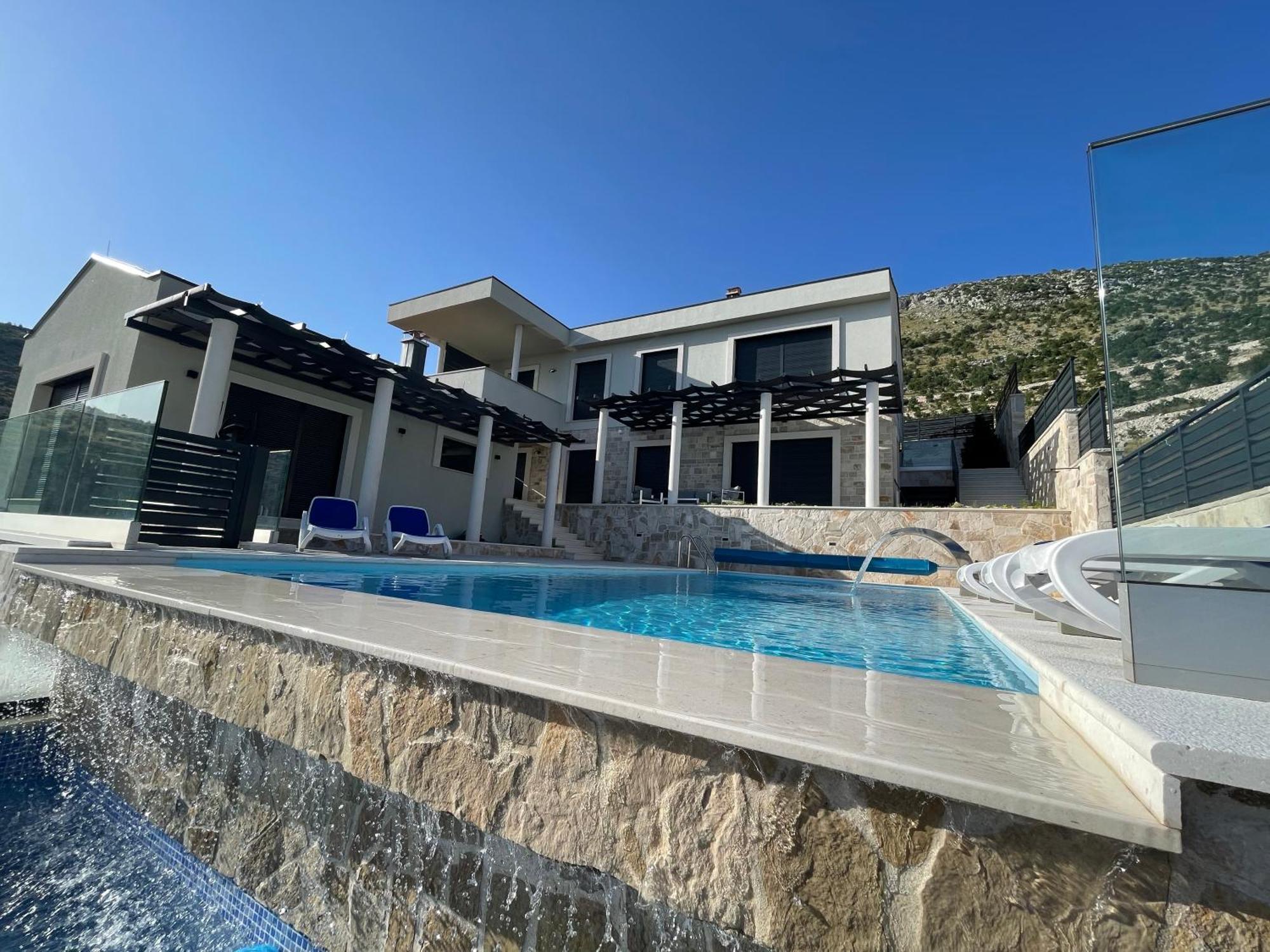 Bellavista Villa Ivanica Екстериор снимка